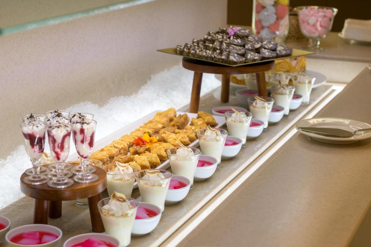ホテル Amarande (Adults Only) アヤナパ エクステリア 写真 A selection of desserts