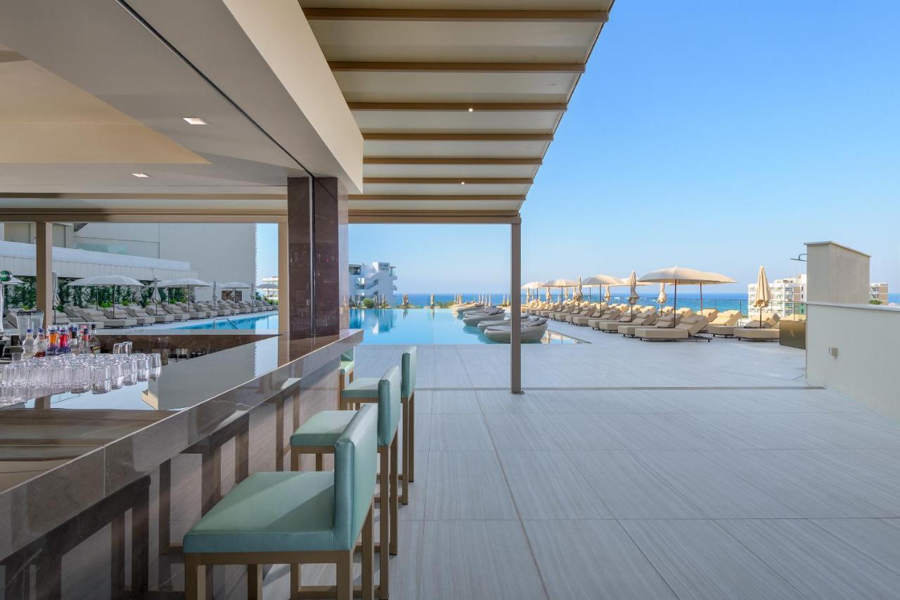 ホテル Amarande (Adults Only) アヤナパ エクステリア 写真 The bar at the rooftop pool