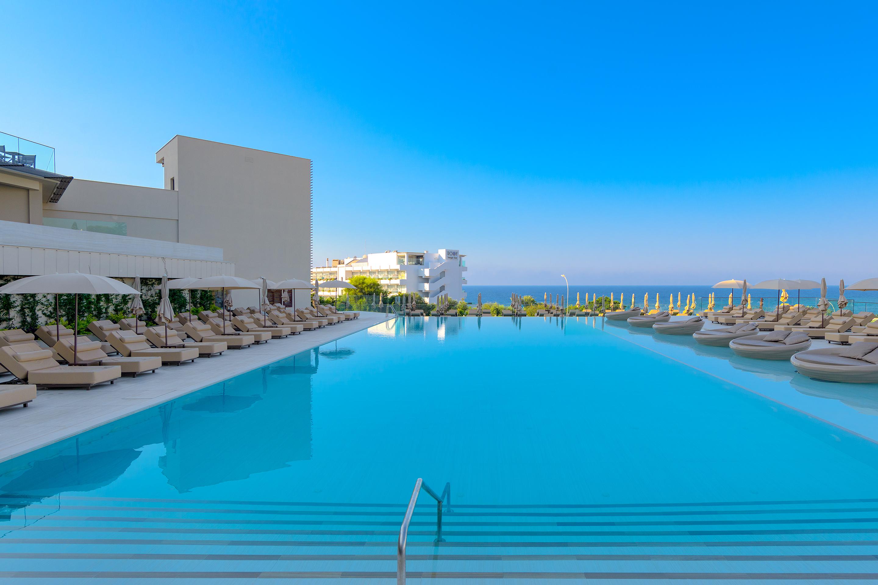 ホテル Amarande (Adults Only) アヤナパ エクステリア 写真 Infinity pool at the Grand Palladium White Island Resort & Spa, Ibiza, Spain