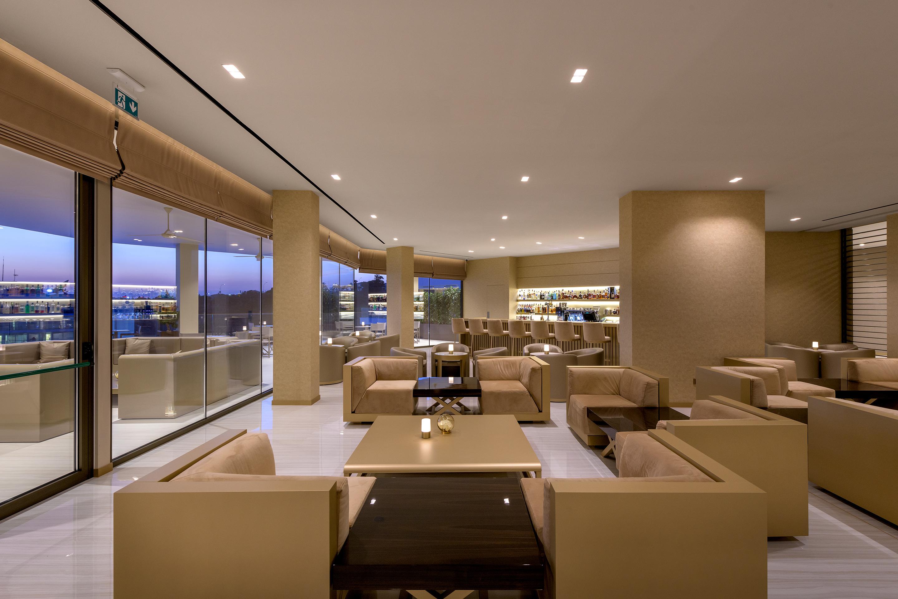 ホテル Amarande (Adults Only) アヤナパ エクステリア 写真 The lounge at the airport