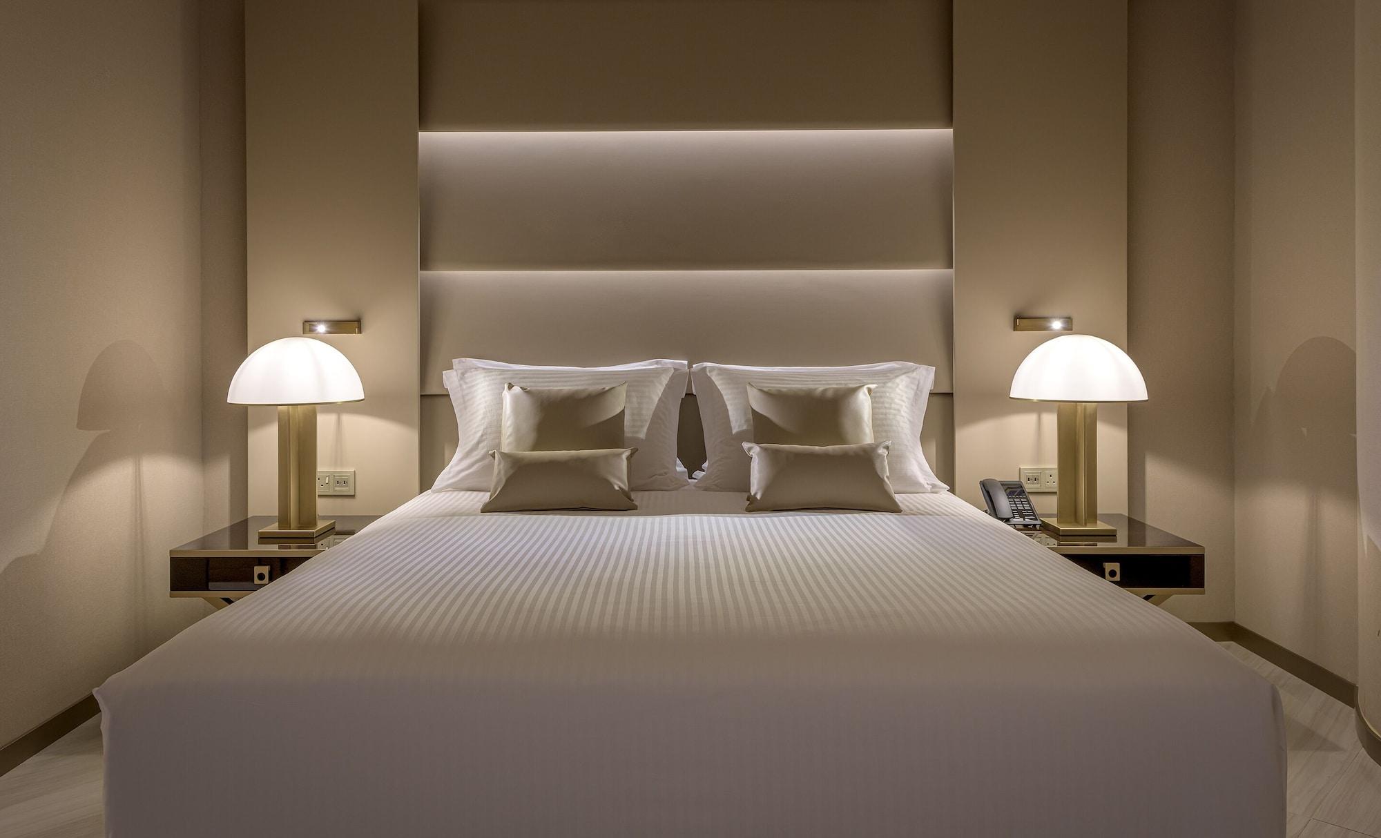 ホテル Amarande (Adults Only) アヤナパ エクステリア 写真 A bedroom at the Mandarin Oriental, Munich