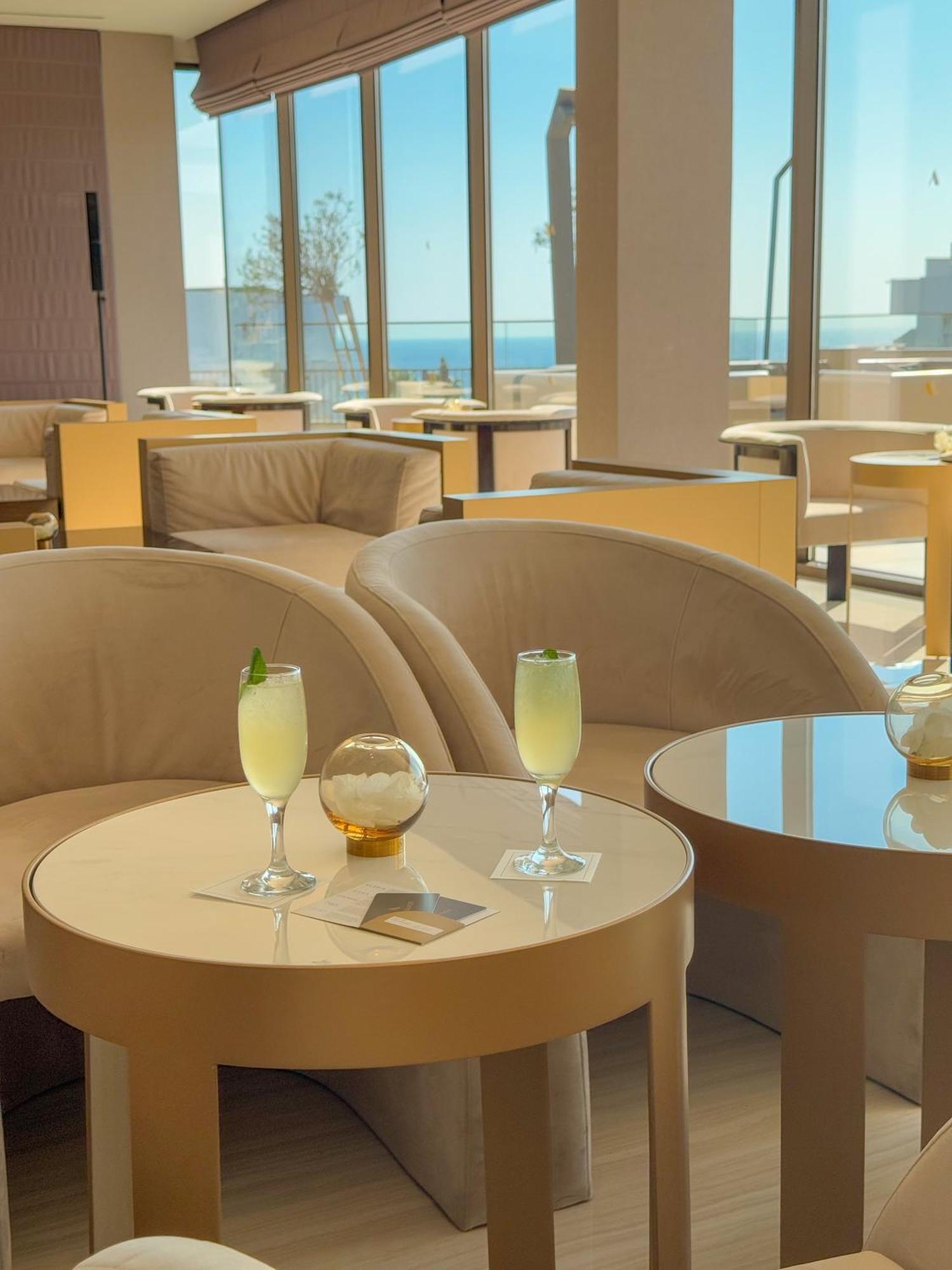 ホテル Amarande (Adults Only) アヤナパ エクステリア 写真 The lounge at the airport