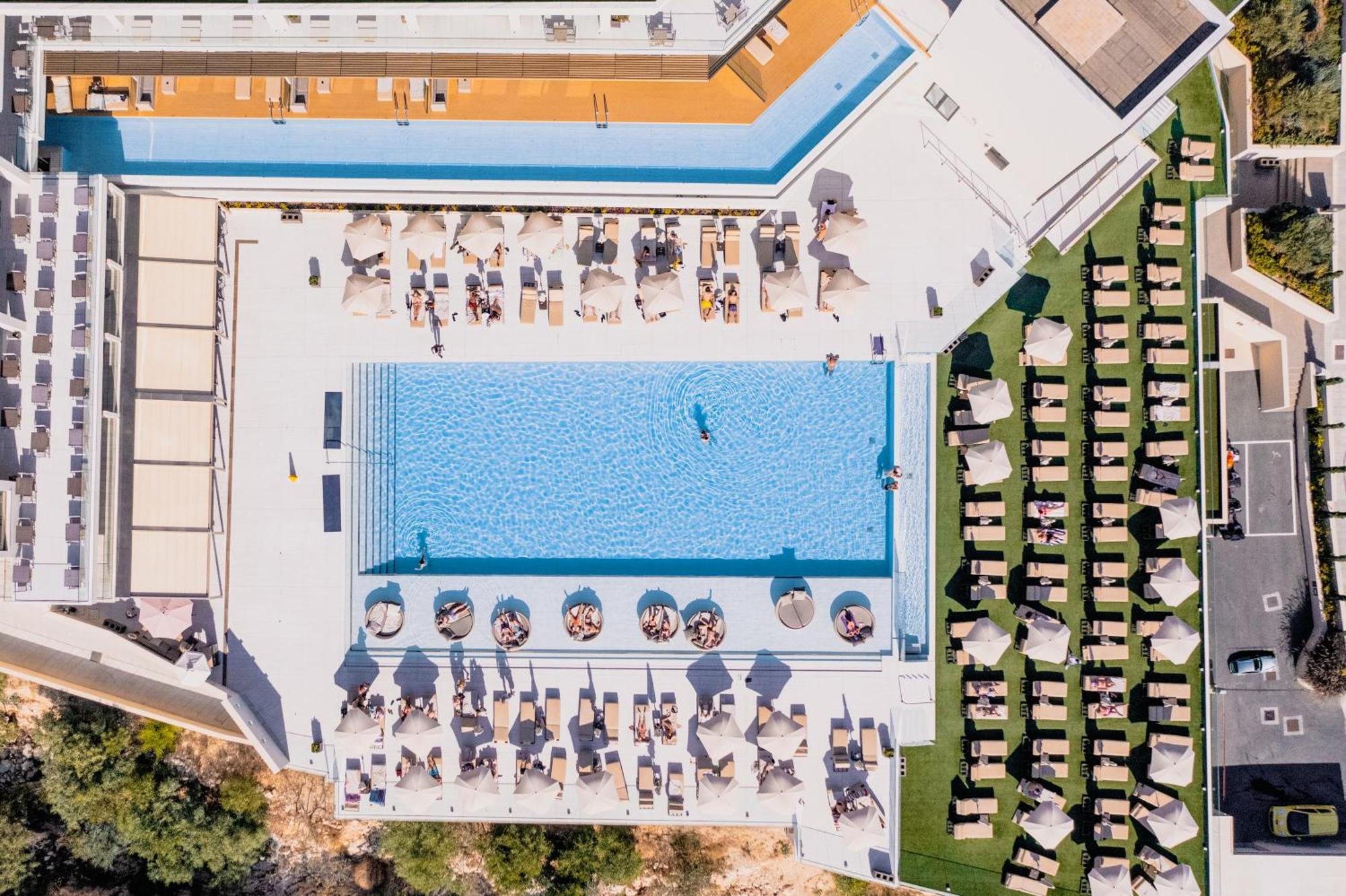 ホテル Amarande (Adults Only) アヤナパ エクステリア 写真 Aerial view of the pool